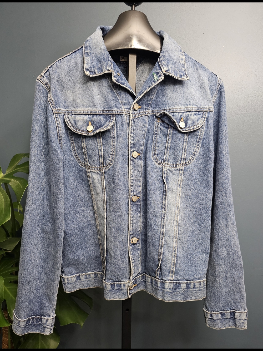 Vintage Y2K 90's "FREERIDER"  Medium Wash Unisex Denim Jacket (Large)